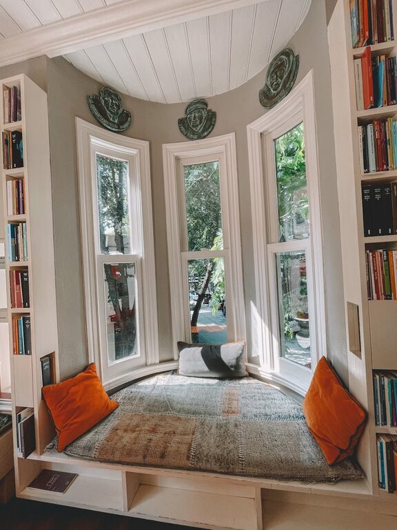 Tips for Creating a Cozy Reading Nook in Your Home